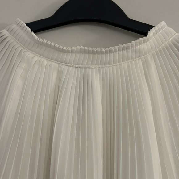 H&M women’s pleated long sleeves whit/ cream blouse - Picture 4 of 14